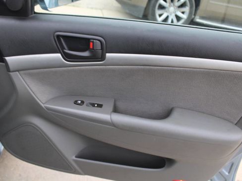 Used 2010 Hyundai Sonata GLS FWD image 12