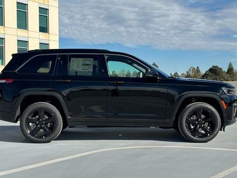 New 2026 Jeep Grand Cherokee Limited image 3