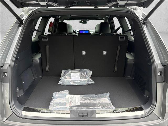 New 2026 Toyota Grand Highlander AWD Hybrid image 18