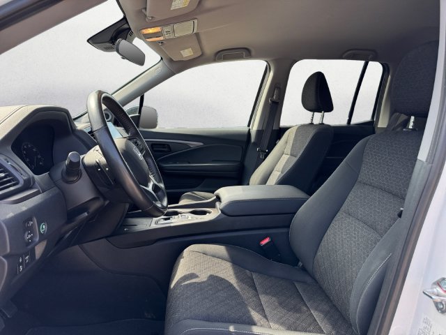 Used 2025 Honda Ridgeline Sport image 9