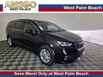 New 2026 Chrysler Pacifica Select
