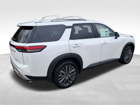 New 2025 Nissan Pathfinder SL w/ SL Premium Package image 5