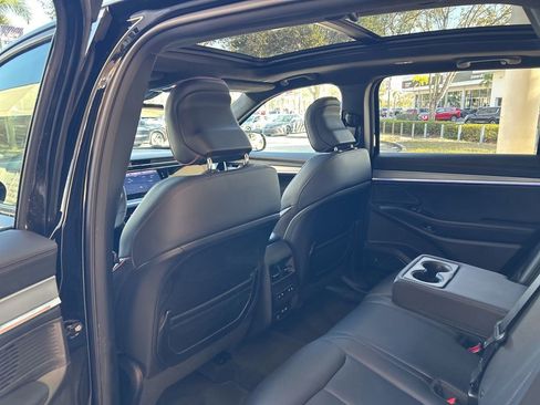 Used 2024 Jeep Wagoneer Launch Edition image 43