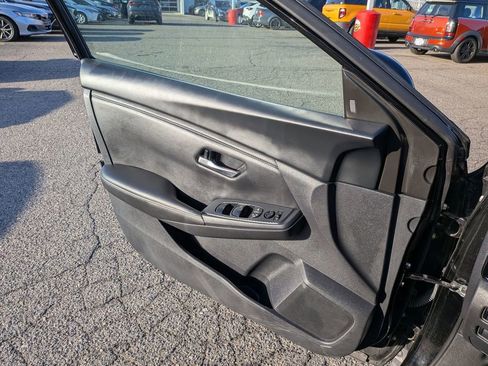 Used 2024 Nissan Sentra SV image 15