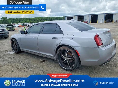 Used 2015 Chrysler 300 S RWD image 3