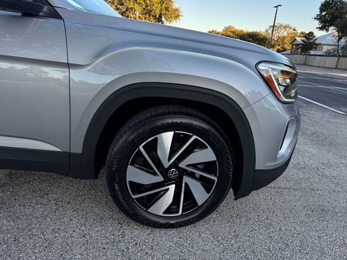 Used 2024 Volkswagen Atlas SE image 13