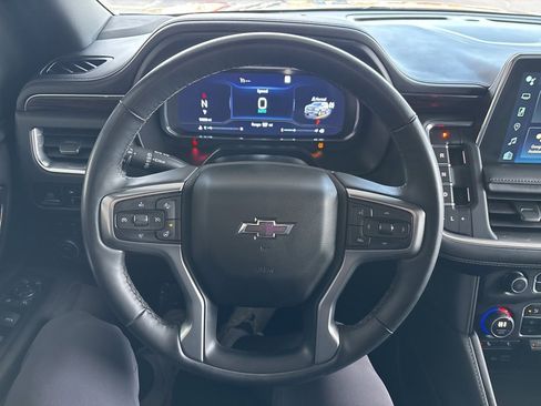 Used 2023 Chevrolet Suburban Z71 w/ Luxury Package image 12