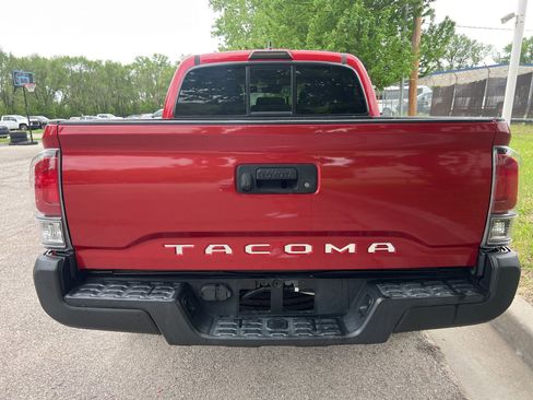 Used 2018 Toyota Tacoma SR RWD image 6