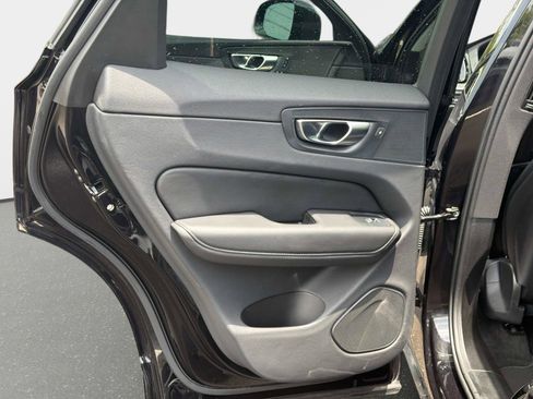 Certified 2025 Volvo XC60 B5 Core AWD/4WD image 12