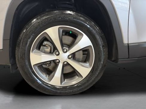 Used 2020 Jeep Cherokee Limited AWD/4WD image 28