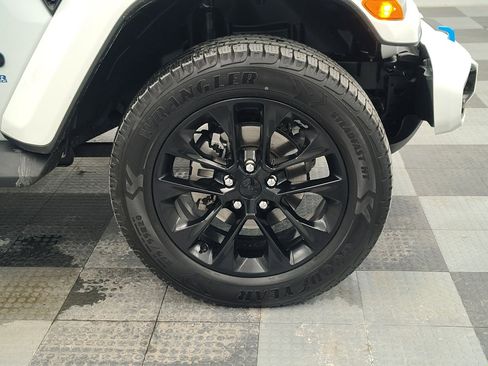 Used 2021 Jeep Wrangler Unlimited Sahara image 14