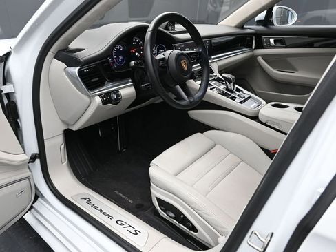 Certified 2023 Porsche Panamera GTS AWD/4WD image 4