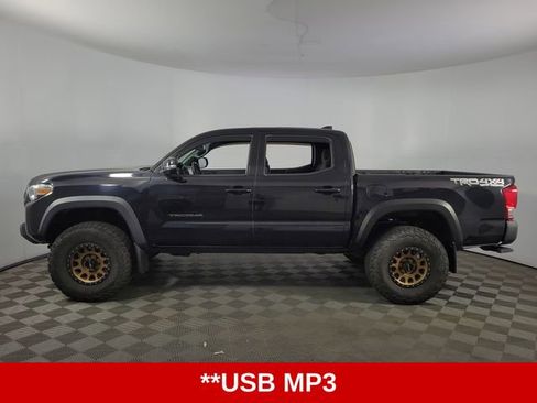 Used 2017 Toyota Tacoma TRD Off-Road AWD/4WD image 6