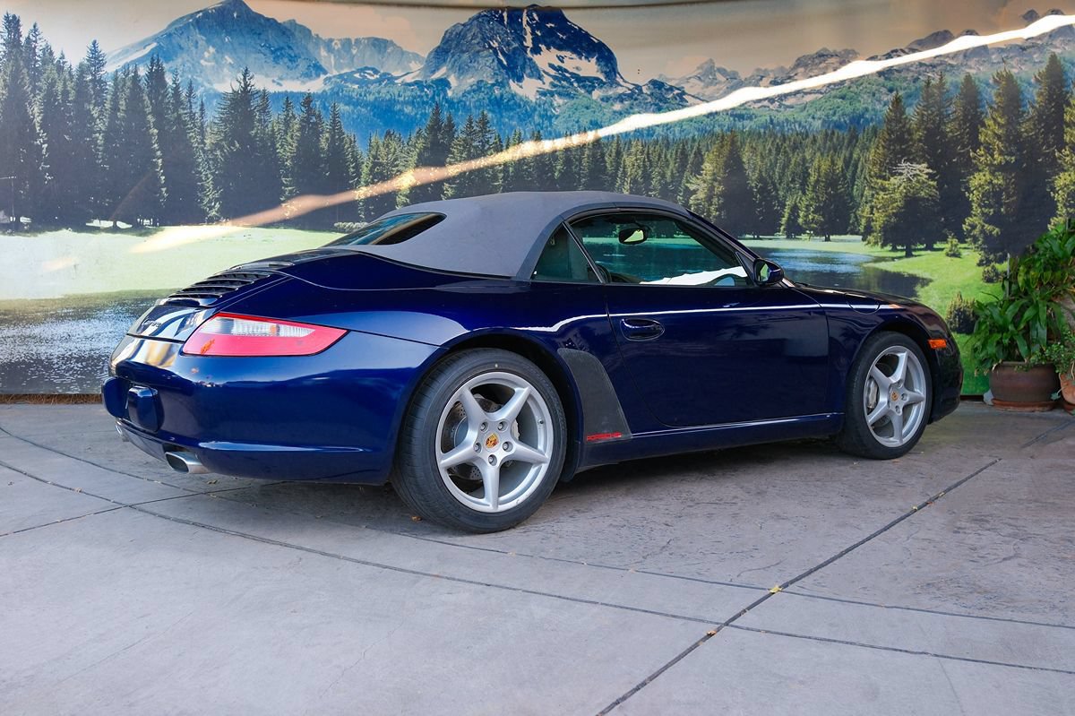 Used 2006 Porsche 911 Carrera RWD image 5