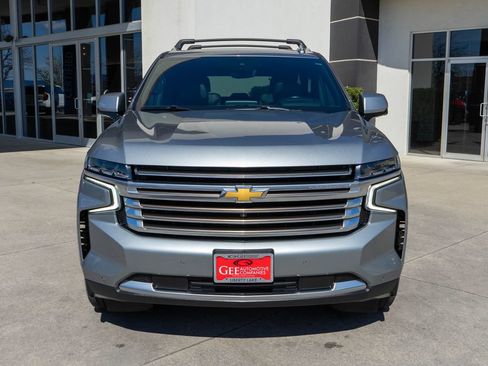 Used 2024 Chevrolet Suburban High Country AWD/4WD image 2