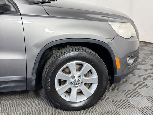 Used 2010 Volkswagen Tiguan S AWD/4WD image 12