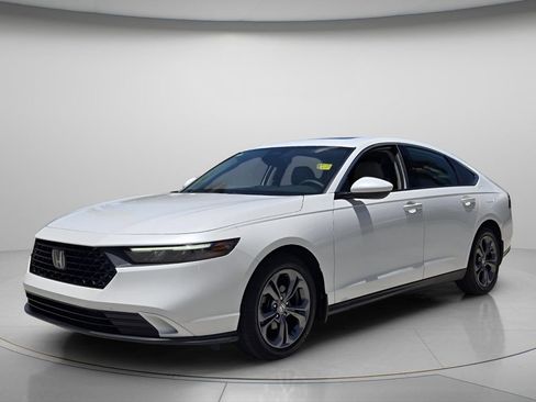 Certified 2023 Honda Accord EX image 9