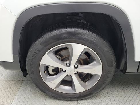 Used 2022 Jeep Cherokee Limited image 31