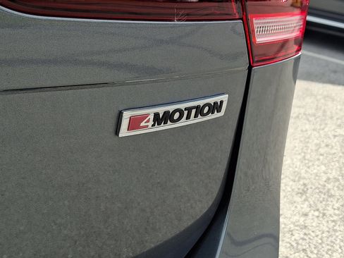 Used 2021 Volkswagen Tiguan SE R-Line image 31