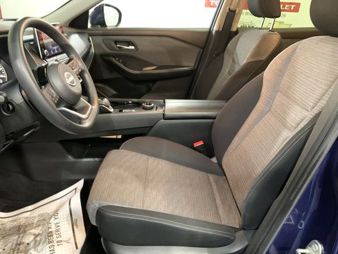 Used 2023 Nissan Rogue SV image 12