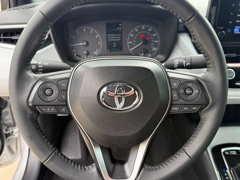 Used 2025 Toyota Corolla SE FWD image 13