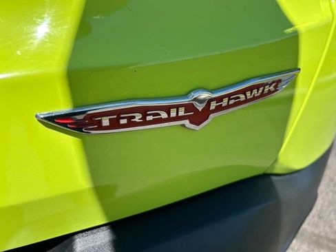 Used 2017 Jeep Renegade Trailhawk w/ Premium Trailhawk Package AWD/4WD image 53