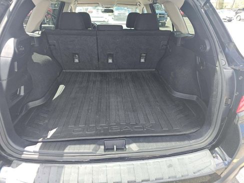 Used 2018 Subaru Outback 2.5i Premium AWD/4WD image 11