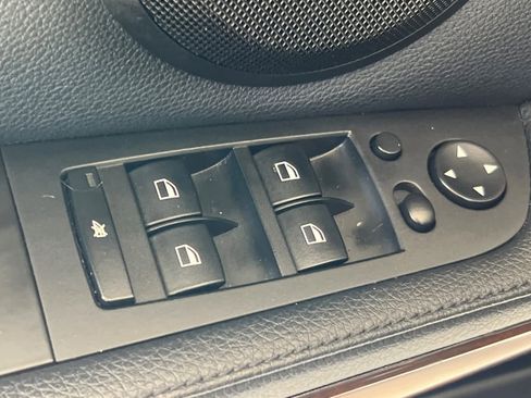 Used 2011 BMW 328i xDrive Sedan AWD/4WD image 13
