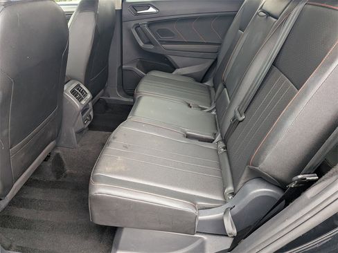 Used 2024 Volkswagen Tiguan SE image 25