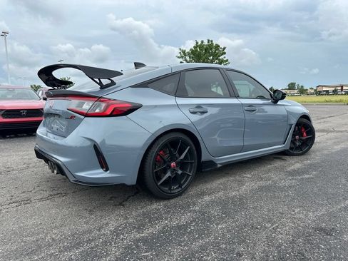 Used 2024 Honda Civic Type R image 11