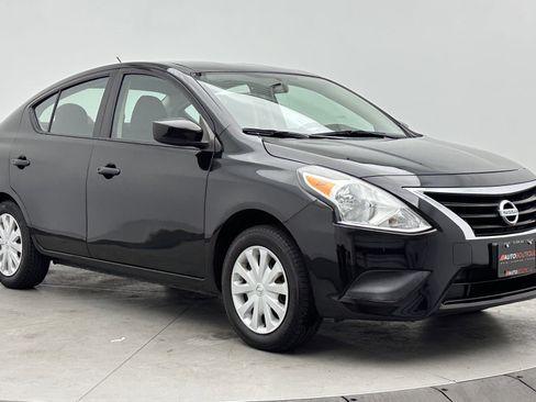 Used 2019 Nissan Versa S FWD image 3