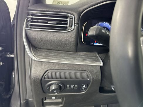 Used 2024 Jeep Wagoneer Series II w/ Flexible Seating Group image 14