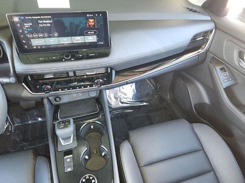 Certified 2024 Nissan Rogue SL image 16