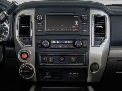 Used 2019 Nissan Titan PRO-4X image 23