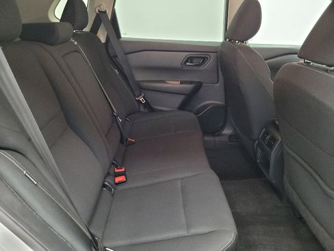 Used 2024 Nissan Rogue S image 19