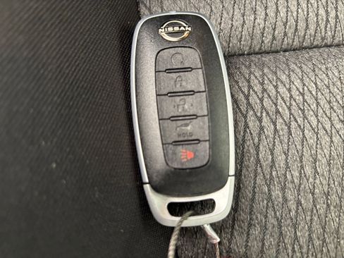 Used 2025 Nissan Rogue SV FWD image 27