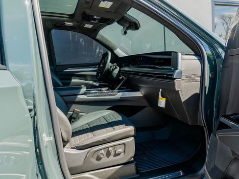 Used 2025 Cadillac Escalade V w/ LPO, ONYX Package AWD/4WD image 60