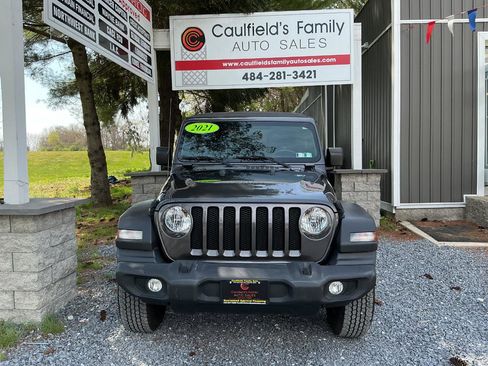 Used 2021 Jeep Wrangler Unlimited Sport AWD/4WD image 2