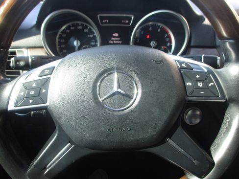 Used 2015 Mercedes-Benz ML 350 4DR ML350 4matic image 15