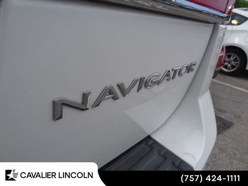 Used 2012 Lincoln Navigator L 2WD image 8