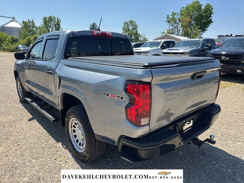 Used 2025 Chevrolet Colorado W/T AWD/4WD image 3