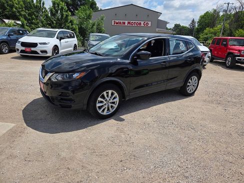 Used 2020 Nissan Rogue Sport S w/ Appearance Package AWD/4WD image 2