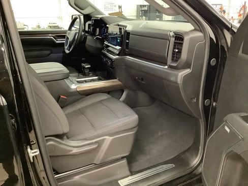 Used 2025 Chevrolet Silverado 1500 RST w/ Convenience Package II AWD/4WD image 17