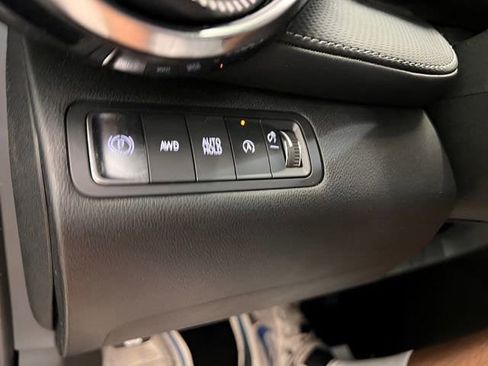 Used 2025 Chevrolet Equinox LT AWD/4WD image 17