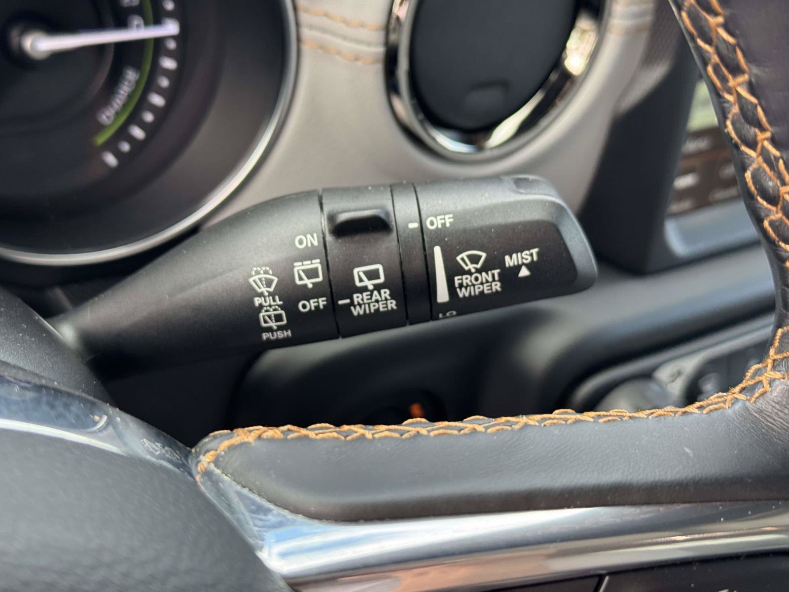 Used 2022 Jeep Wrangler Unlimited Sahara AWD/4WD image 21