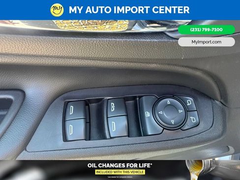 Used 2022 Chevrolet Equinox LT w/ Driver Convenience Package AWD/4WD image 11
