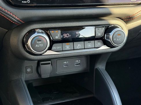 New 2025 Nissan Versa SR image 12