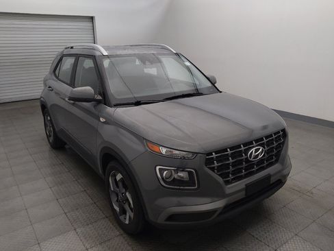 Used 2022 Hyundai Venue SEL FWD image 13