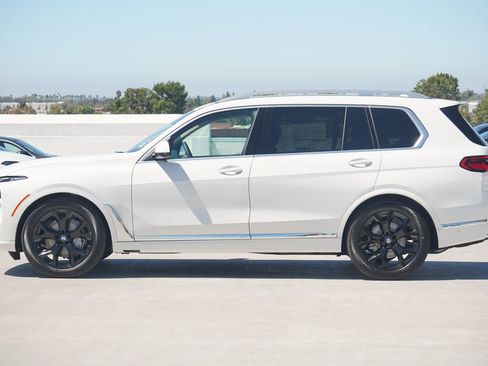 Used 2026 BMW X7 xDrive40i w/ Premium Package AWD/4WD image 4