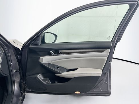 Used 2019 Honda Accord Touring image 33